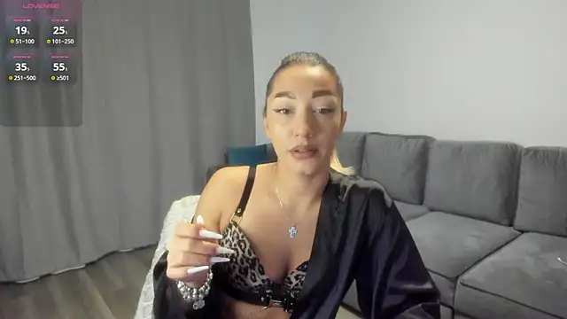 rossana doll online show from January 12, 2026, 7:02 am