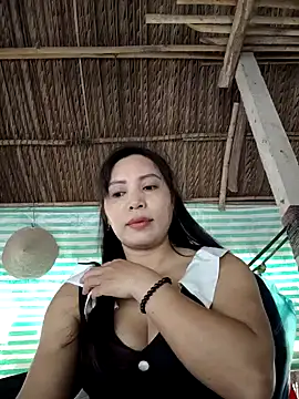 Snapshot of akura-03 chatting on November 28, 2025, 5:43 am akura-03 online show from November 28, 2025, 5:43 am