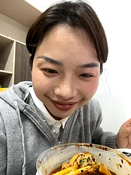 GYYoo online show from November 30, 2025, 5:00 am