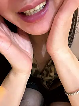 mitao xx online show from January 13, 2026, 2:44 pm