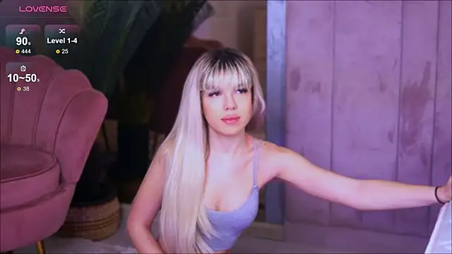 Snapshot of Emily_Voss chatting on January 7, 2026, 4:37 am Emily Voss online show from January 7, 2026, 4:37 am