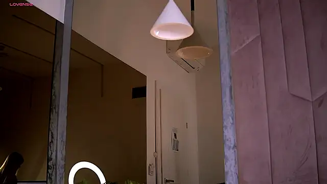 Snapshot of Emily_Voss chatting on February 3, 2026, 4:32 am Emily Voss online show from February 3, 2026, 4:32 am