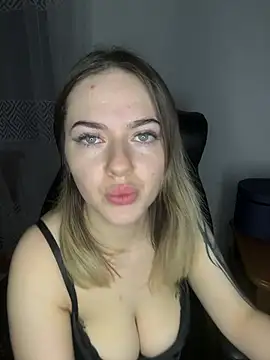 SoniaLav online show from January 15, 2026, 8:45 pm