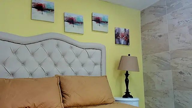 Snapshot of molly_madisson_ chatting on December 4, 2025, 5:43 pm molly madisson online show from December 4, 2025, 5:43 pm