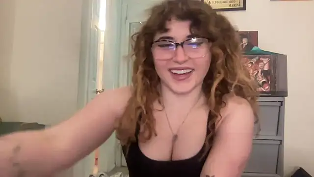 Snapshot of ariapeachy chatting on December 1, 2025, 5:45 am ariapeachy online show from December 1, 2025, 5:45 am