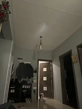 Snapshot of PureEllieX chatting on December 20, 2025, 3:24 am PureEllieX online show from December 20, 2025, 3:24 am