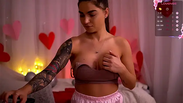 Snapshot of PureEllieX chatting on February 23, 2026, 5:27 am PureEllieX online show from February 23, 2026, 5:27 am