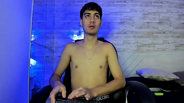 Snapshot of Emir_Ozan_ chatting on December 2, 2025, 11:26 am Emir Ozan online show from December 2, 2025, 11:26 am