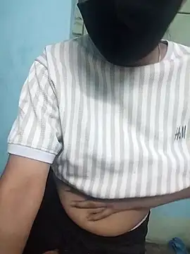 Miss tinaaa online show from November 25, 2025, 10:59 am