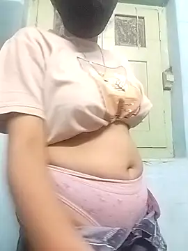 Miss tinaaa online show from December 4, 2025, 12:14 pm