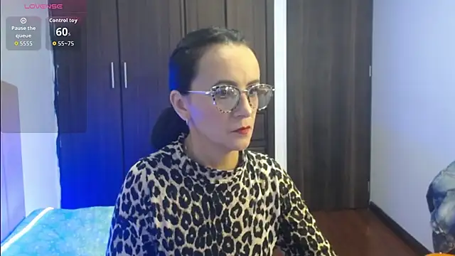 Snapshot of Juliana__lx chatting on November 26, 2025, 1:23 pm Juliana lx online show from November 26, 2025, 1:23 pm