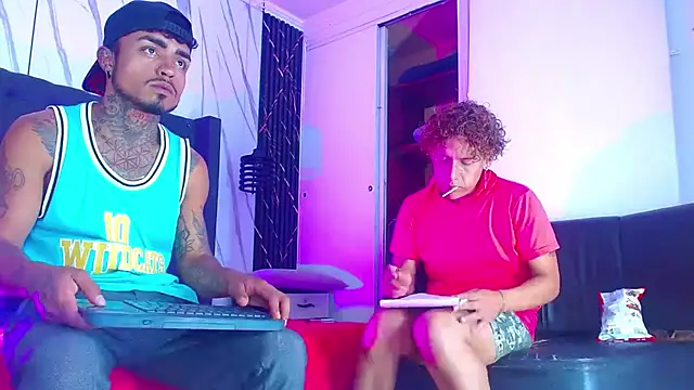 Snapshot of Hot_Latino_x chatting on December 22, 2025, 7:55 pm Hot Latino x online show from December 22, 2025, 7:55 pm