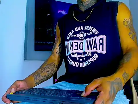 Snapshot of Hot_Latino_x chatting on February 24, 2026, 12:47 pm Hot Latino x online show from February 24, 2026, 12:47 pm