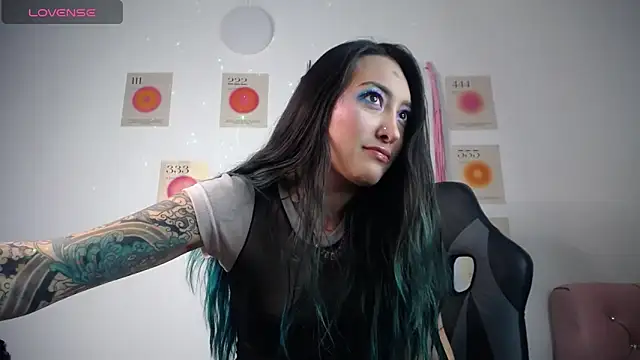 Snapshot of LunaAponte chatting on February 21, 2026, 3:40 am LunaAponte online show from February 21, 2026, 3:40 am