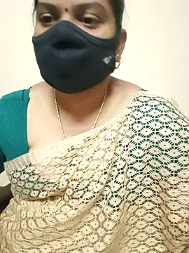 Snapshot of Paru_Tamil_Ponnu chatting on December 18, 2025, 6:14 pm Paru Tamil Ponnu online show from December 18, 2025, 6:14 pm