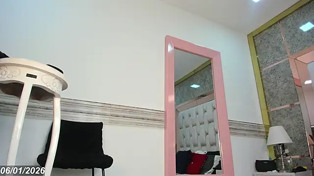 Snapshot of Melanie_St4r chatting on January 6, 2026, 10:23 pm Melanie St4r online show from January 6, 2026, 10:23 pm