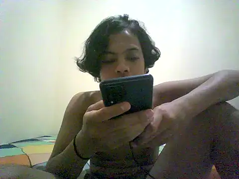 Snapshot of VERTSS2 chatting on December 3, 2025, 6:17 pm VERTSS2 online show from December 3, 2025, 6:17 pm