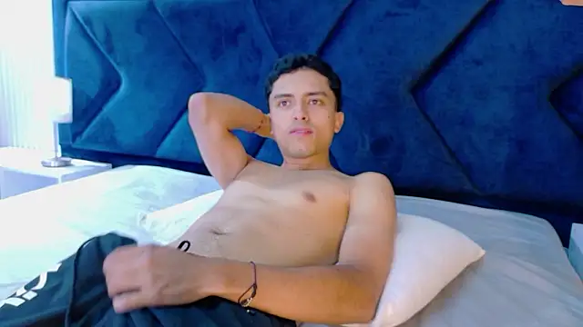 Snapshot of samantha_and_williams chatting on March 6, 2026, 7:21 pm samantha and williams online show from March 6, 2026, 7:21 pm