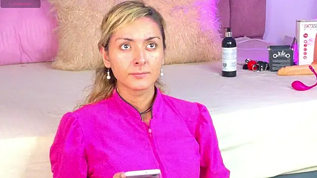 Snapshot of Lunitaa_Diva chatting on December 5, 2025, 2:36 pm Lunitaa Diva online show from December 5, 2025, 2:36 pm