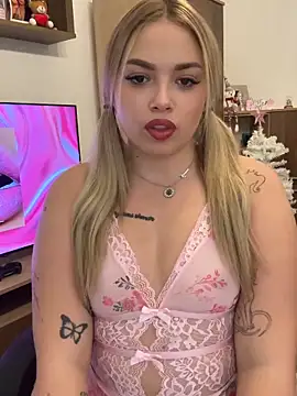 Snapshot of Ibolya_7 chatting on December 13, 2025, 7:53 pm Ibolya 7 online show from December 13, 2025, 7:53 pm