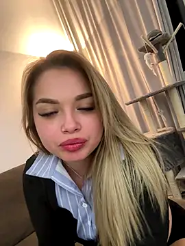 Snapshot of Ibolya_7 chatting on January 7, 2026, 10:56 pm Ibolya 7 online show from January 7, 2026, 10:56 pm