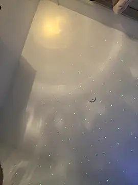 Kerysmae online show from December 2, 2025, 3:07 pm