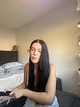 Kerysmae online show from December 3, 2025, 11:08 am