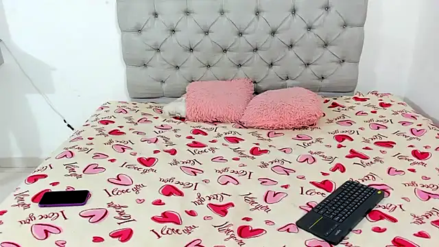 Snapshot of Briitney_tovar chatting on December 16, 2025, 3:55 am Briitney tovar online show from December 16, 2025, 3:55 am