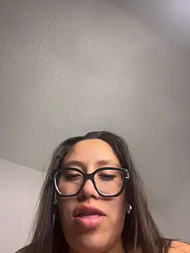 Snapshot of LyaRose chatting on February 3, 2026, 2:53 am LyaRose online show from February 3, 2026, 2:53 am