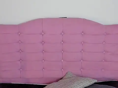 Snapshot of kylie1_ls chatting on December 5, 2025, 1:25 am kylie1 ls online show from December 5, 2025, 1:25 am