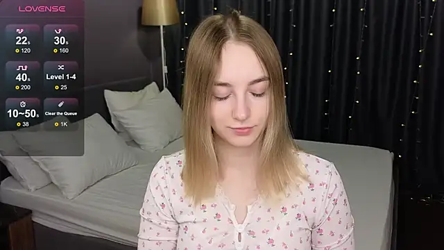 Snapshot of Shy_Polly chatting on January 16, 2026, 12:03 am Shy Polly online show from January 16, 2026, 12:03 am