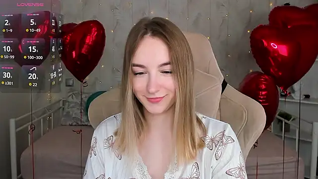 Snapshot of Shy_Polly chatting on February 10, 2026, 12:04 am Shy Polly online show from February 10, 2026, 12:04 am