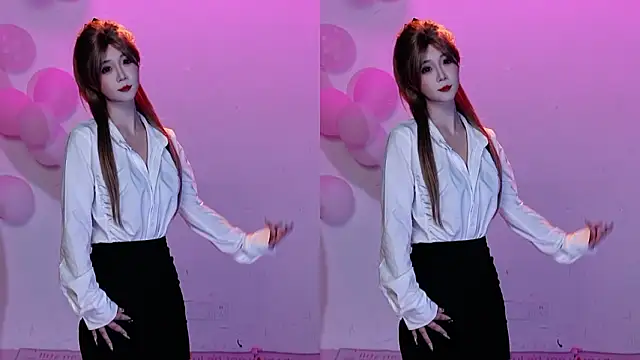 Snapshot of CM---002 chatting on February 3, 2026, 2:53 am CM---002 online show from February 3, 2026, 2:53 am