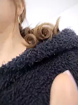 Snapshot of Monitaxhot chatting on February 17, 2026, 10:38 pm Monitaxhot online show from February 17, 2026, 10:38 pm