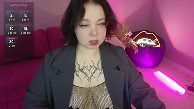 Snapshot of Vlada_vv chatting on December 4, 2025, 1:48 am Vlada vv online show from December 4, 2025, 1:48 am