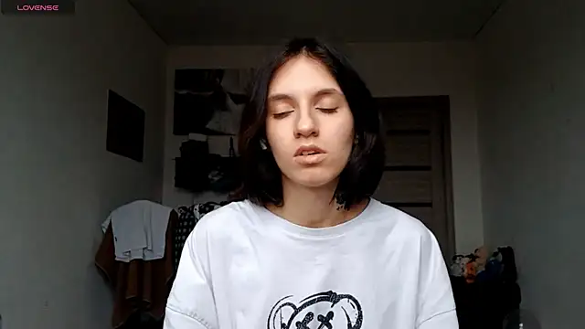 Snapshot of KennaElse chatting on December 4, 2025, 8:12 am KennaElse online show from December 4, 2025, 8:12 am