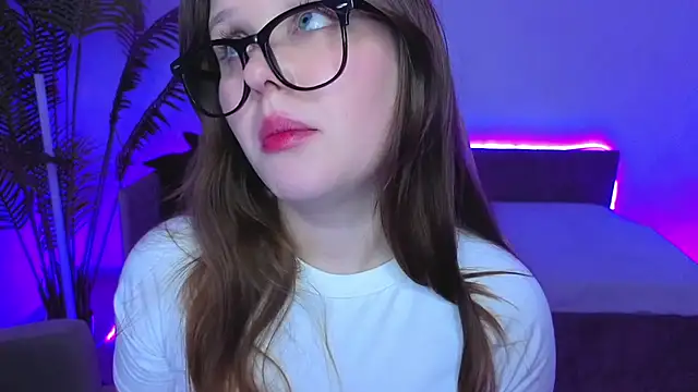 Snapshot of Lana_Moon__ chatting on December 16, 2025, 8:41 am Lana Moon online show from December 16, 2025, 8:41 am