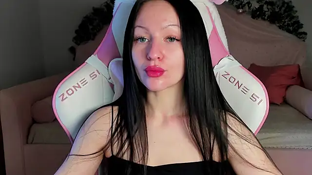 NaomiBlakes online show from December 18, 2025, 5:24 am