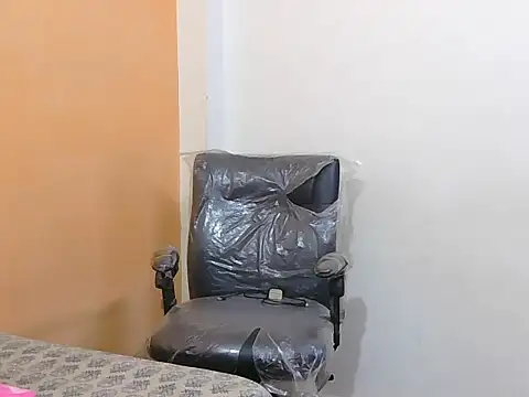 Honey Baby1 online show from April 15, 2026, 5:47 am