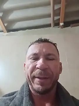 RobertoLuiz84 online show from July 11, 2026, 1:52 am