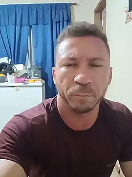 RobertoLuiz84 online show from July 18, 2026, 11:30 pm