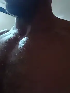 RobertoLuiz84 online show from July 26, 2026, 11:22 pm