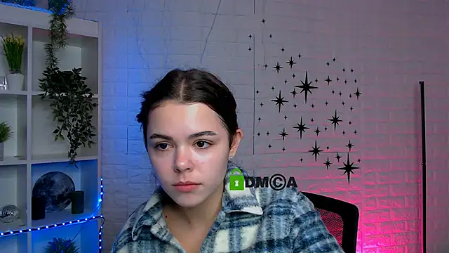 Snapshot of maddycats chatting on November 28, 2025, 1:47 pm maddycats online show from November 28, 2025, 1:47 pm