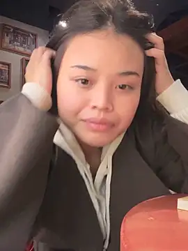 Snapshot of Toffee-00 chatting on December 21, 2025, 8:21 am Toffee-00 online show from December 21, 2025, 8:21 am