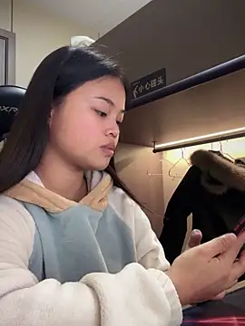 Snapshot of Toffee-00 chatting on January 7, 2026, 10:07 am Toffee-00 online show from January 7, 2026, 10:07 am