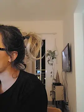 Snapshot of KnotBabe chatting on November 26, 2025, 4:35 am KnotBabe online show from November 26, 2025, 4:35 am