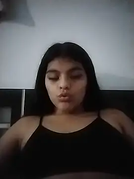 Snapshot of NIKIBUNNY chatting on January 14, 2026, 12:27 am NIKIBUNNY online show from January 14, 2026, 12:27 am