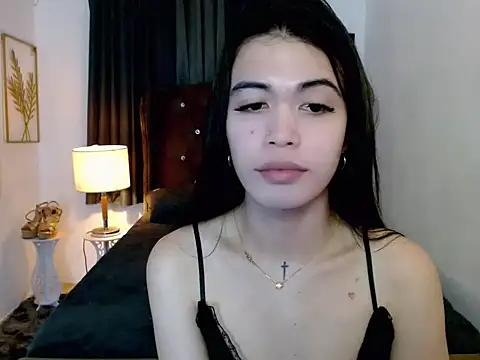 hollyyumiloove online show from March 2, 2026, 10:33 am