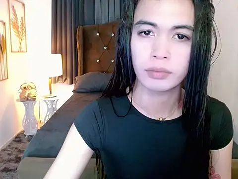 hollyyumiloove online show from March 20, 2026, 11:04 am