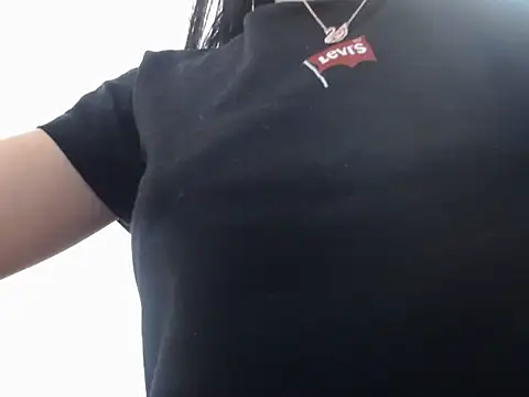 Snapshot of EmiilyCherry chatting on December 15, 2025, 9:30 pm EmiilyCherry online show from December 15, 2025, 9:30 pm